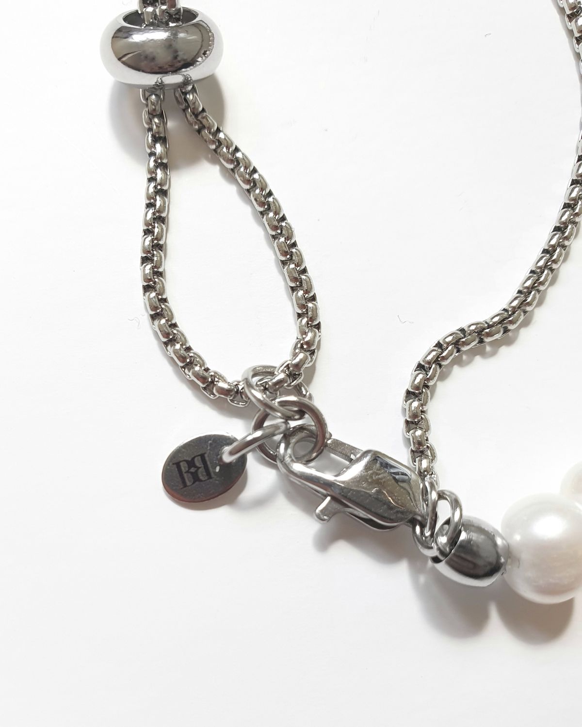 바이브(BYBE) Layered pearl bracelet