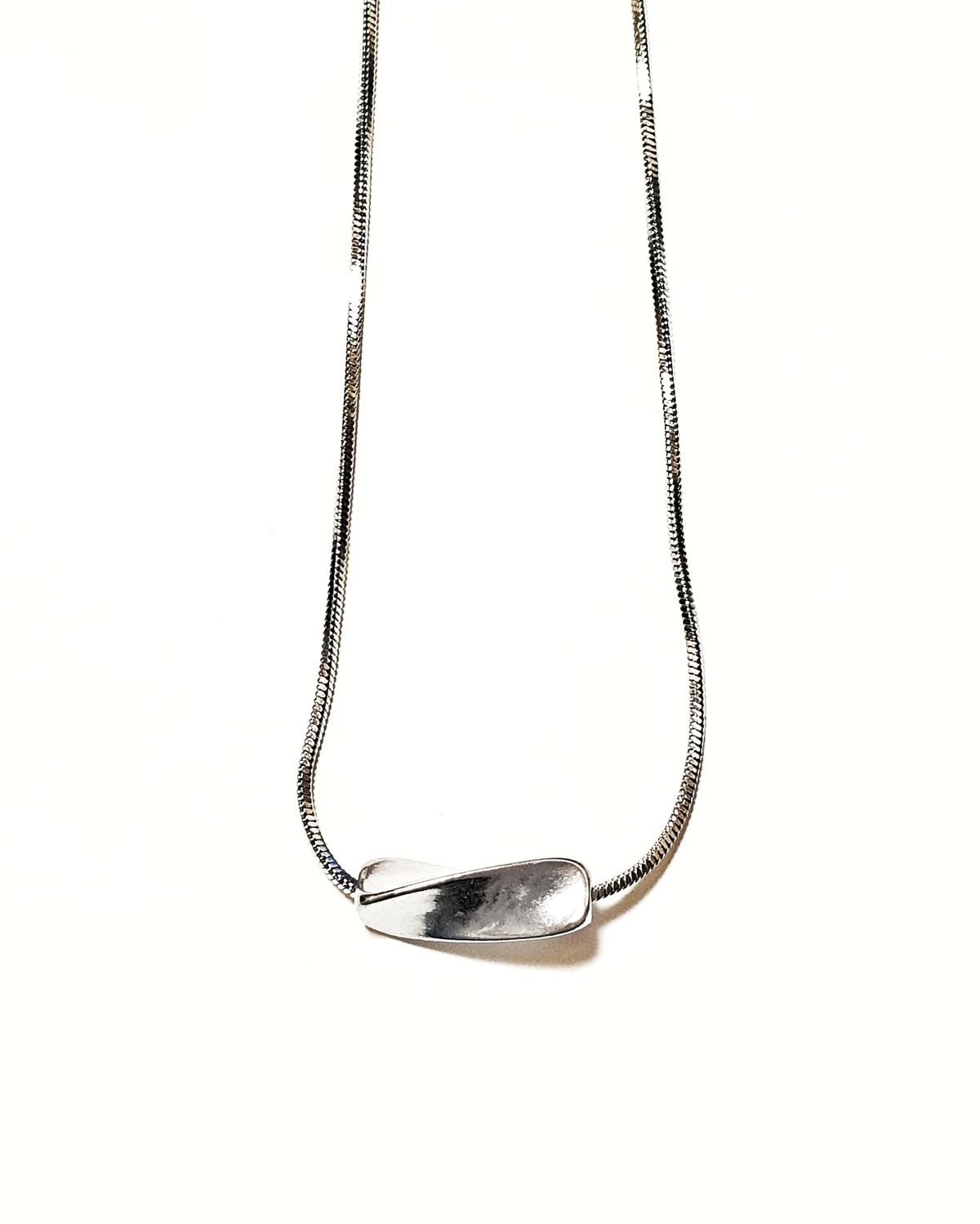 바이브(BYBE) Artist necklace