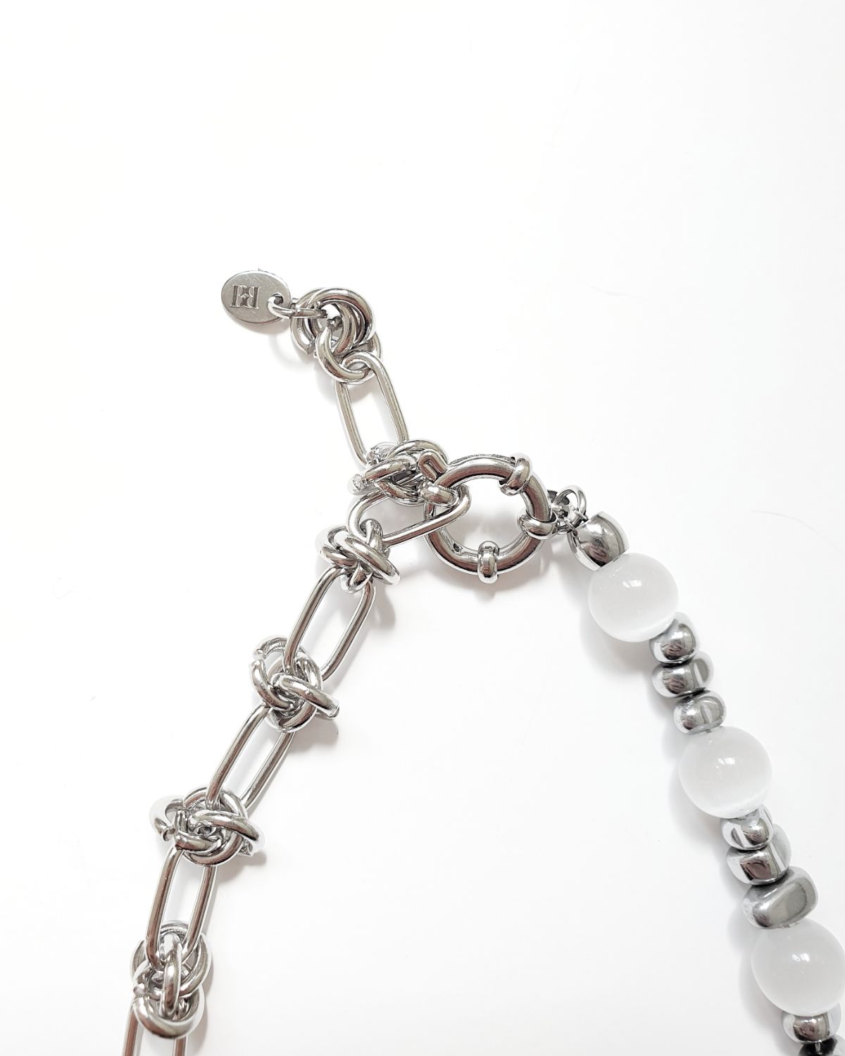 바이브(BYBE) White stone layered necklace