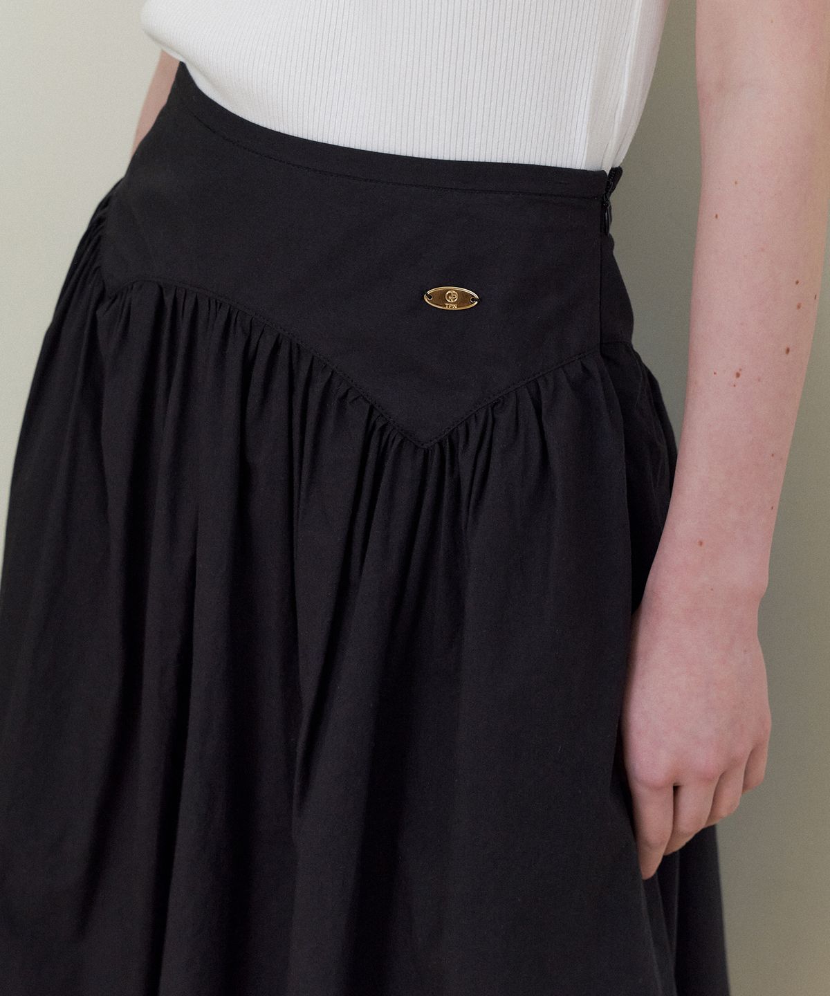 더페니(THE PENNY) MAY SHIRRING SKIRT - Black