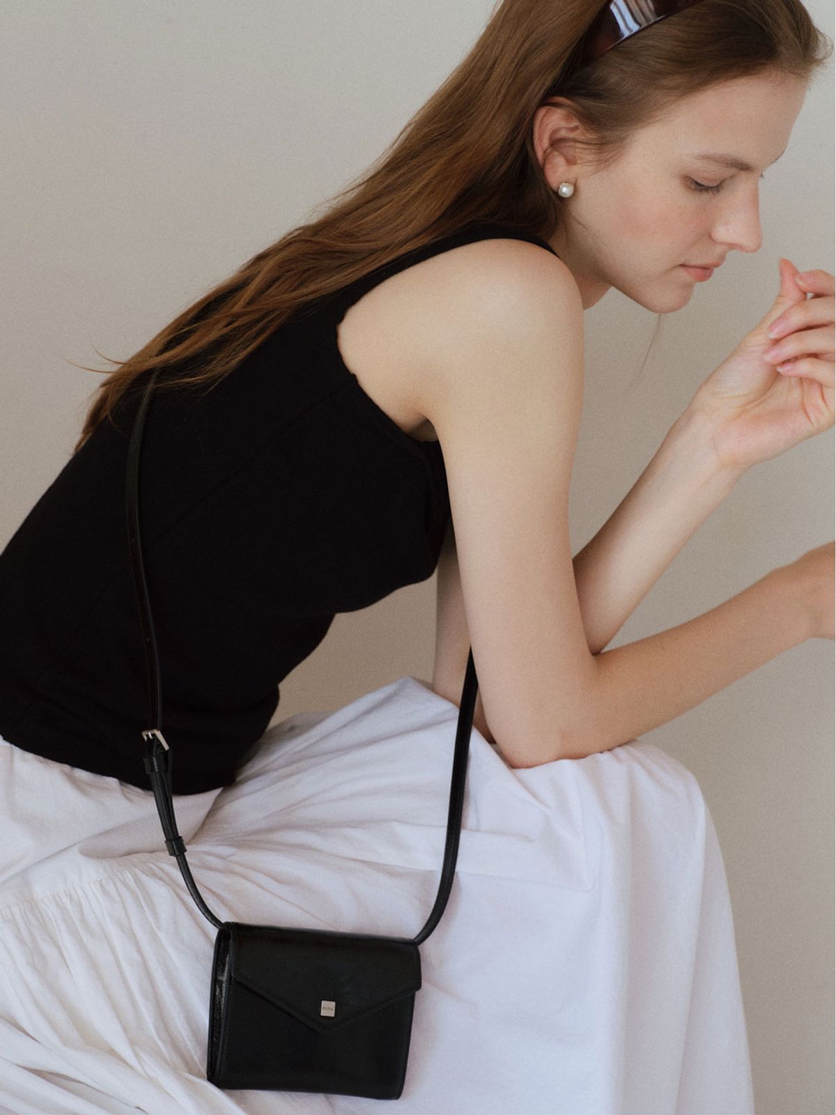 드메리엘(DEMERIEL) Belted Wallet Bag_2Colors