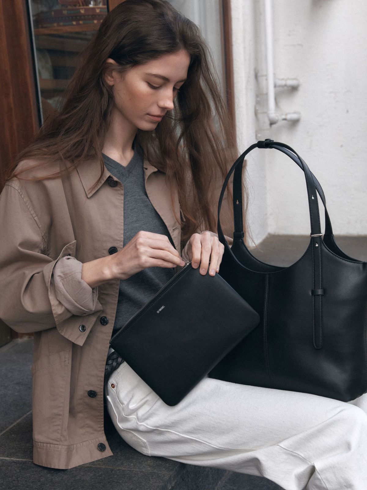 드메리엘(DEMERIEL) 90 Veneta Bag Medium Black
