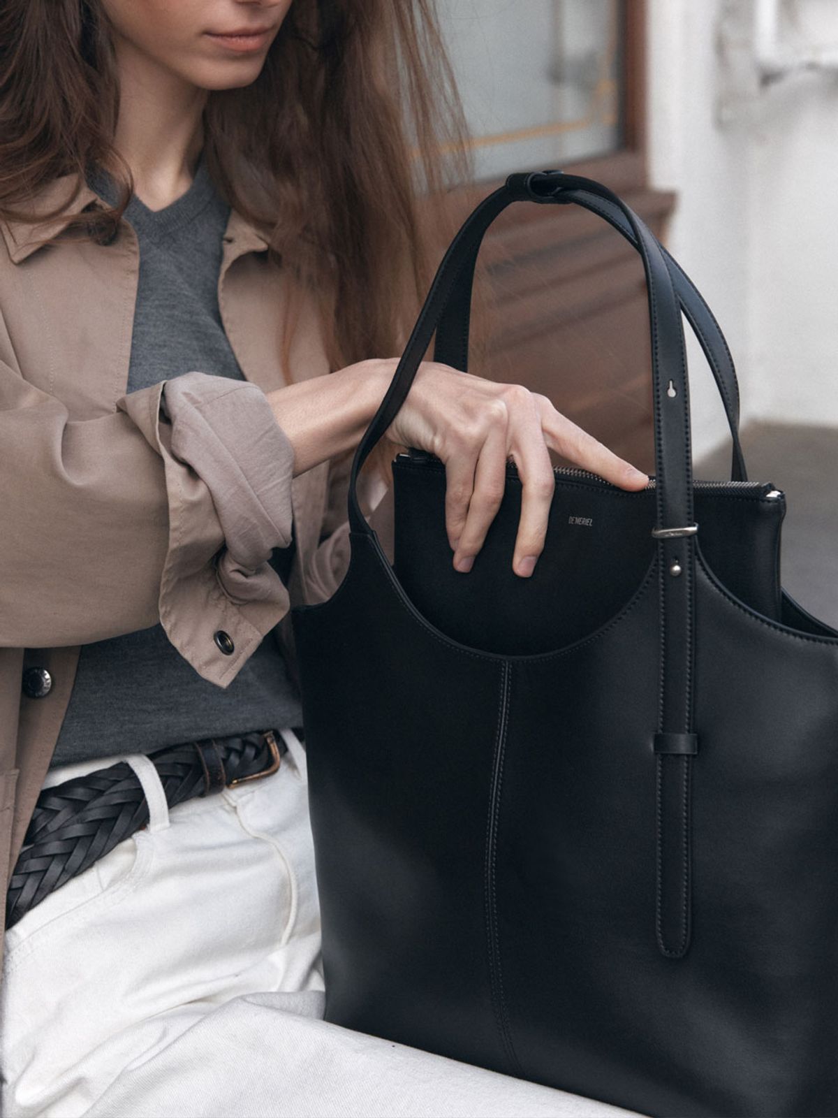 드메리엘(DEMERIEL) 90 Veneta Bag Medium Black
