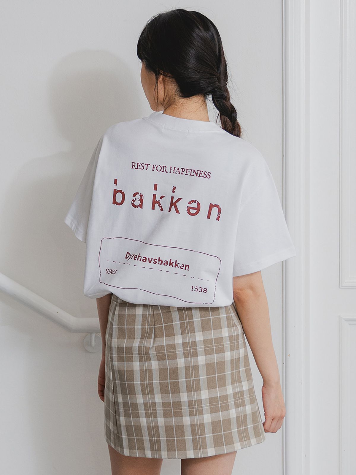 바켄(BAKKEN) Stamp Logo 반팔티셔츠 BK3983_화이트