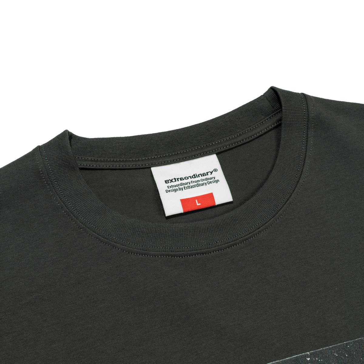 엑스트라오디너리(EXTRAORDINARY) WHISPER TEE   CHARCOAL