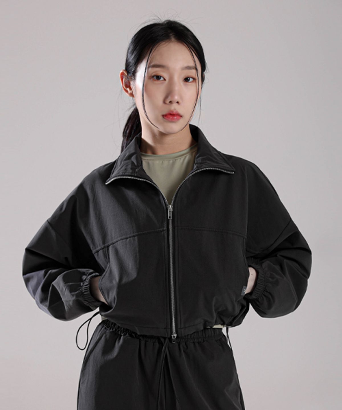 모어아웃(MOREOUT) 여성요가복 크래커 크롭 윈드 자켓 3TT4353