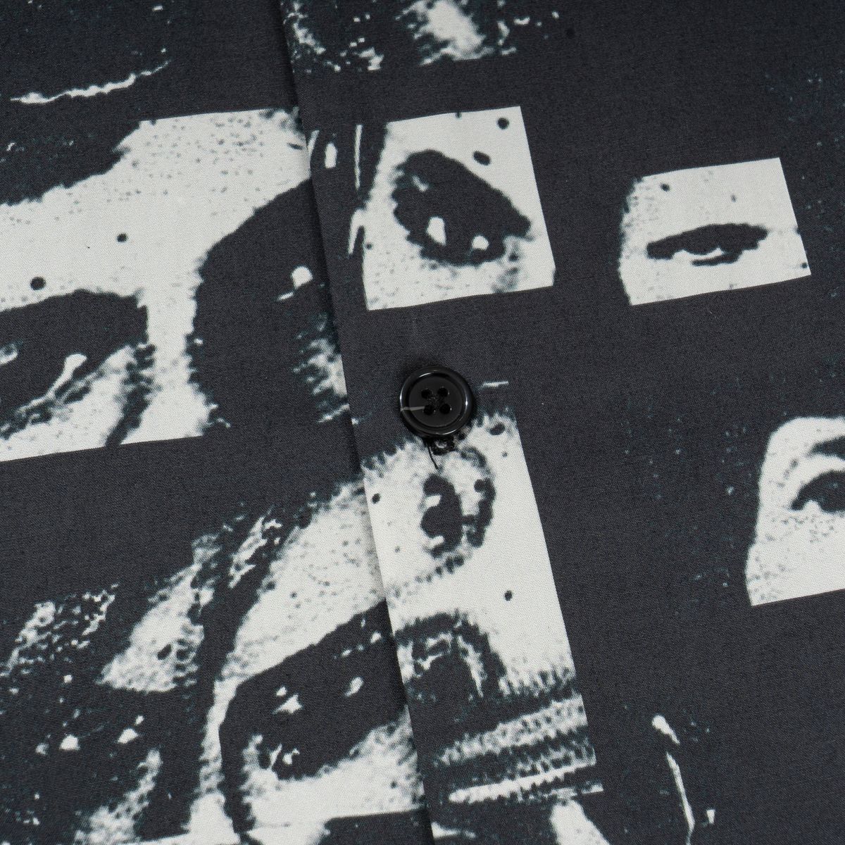 엑스트라오디너리(EXTRAORDINARY) EYES SHIRT   BLACK