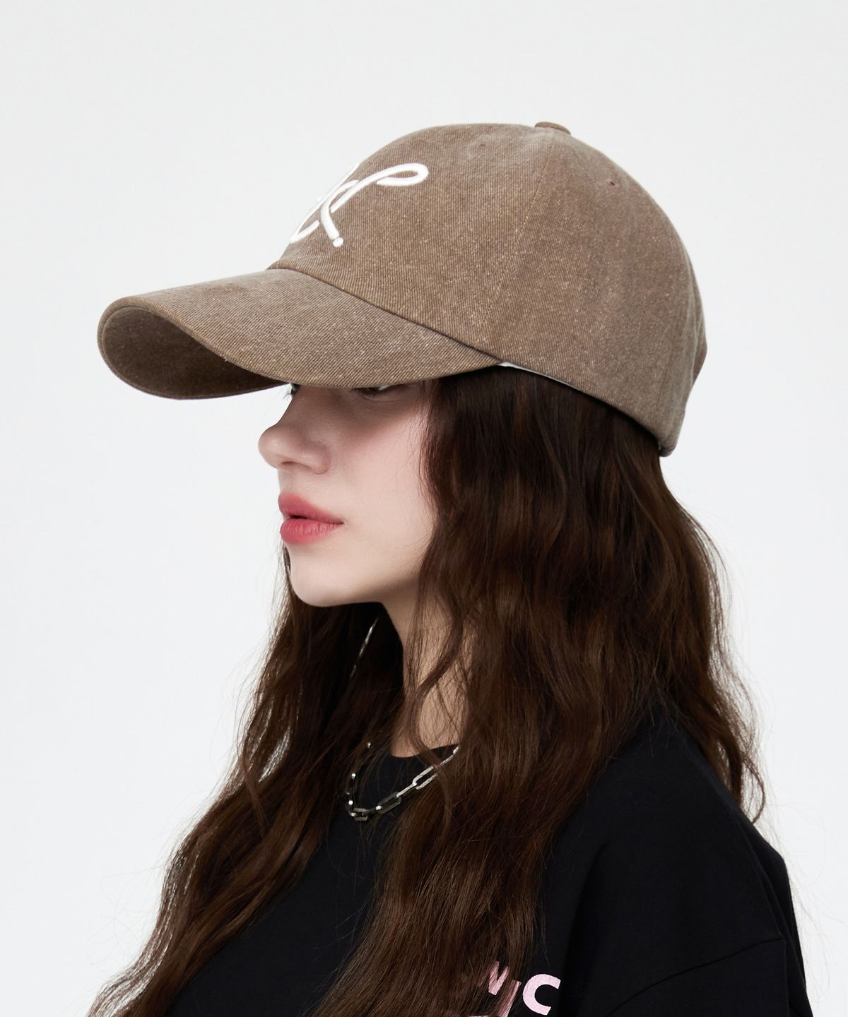 유룩(ULUK) 시그니처 로고 볼캡_Brown