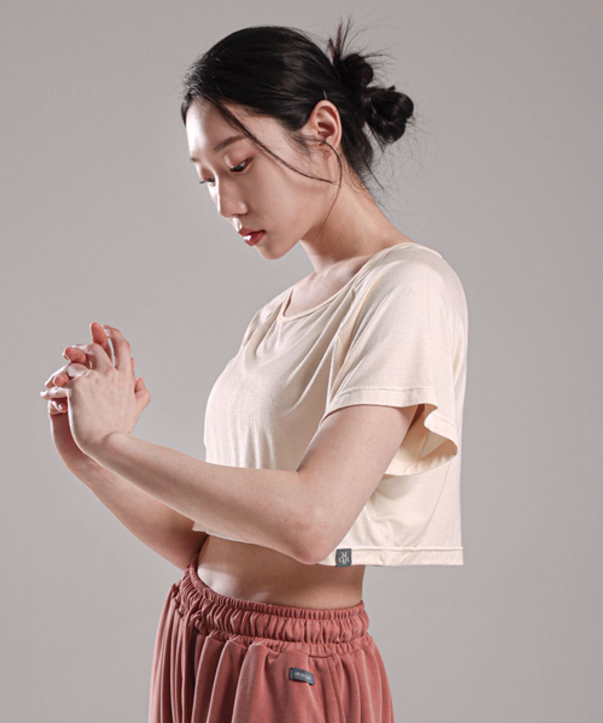 모어아웃(MOREOUT) 여성요가복 퍼스트 크롭 티셔츠 4TT4442