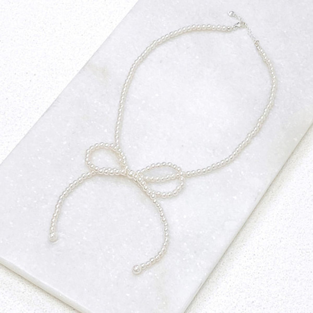 베스티(BESTY) 발롱 진주 리본 목걸이 (Ballon Pearl Ribbon Necklace)