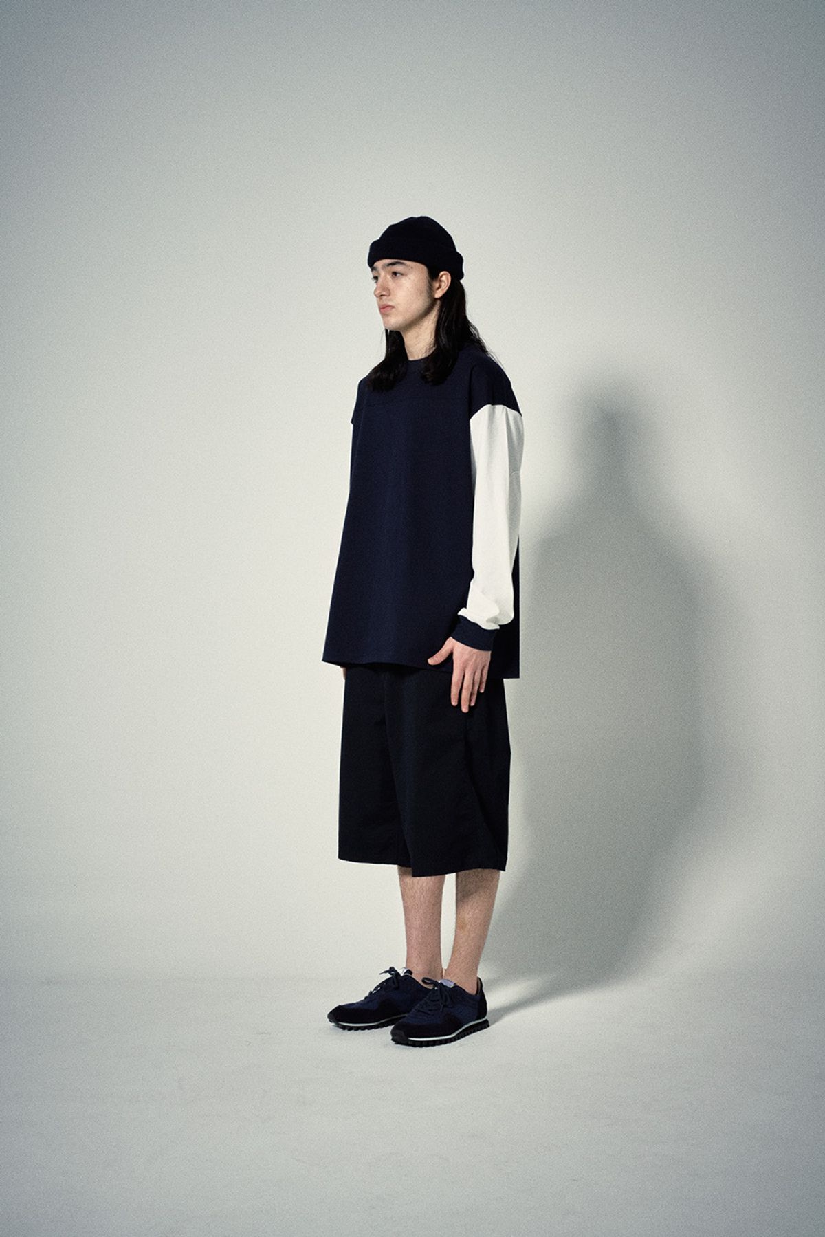 히즈핸더(HISHANDER) ROUND PATCH LONG SLEEVE T-SHIRTS [White / Navy]