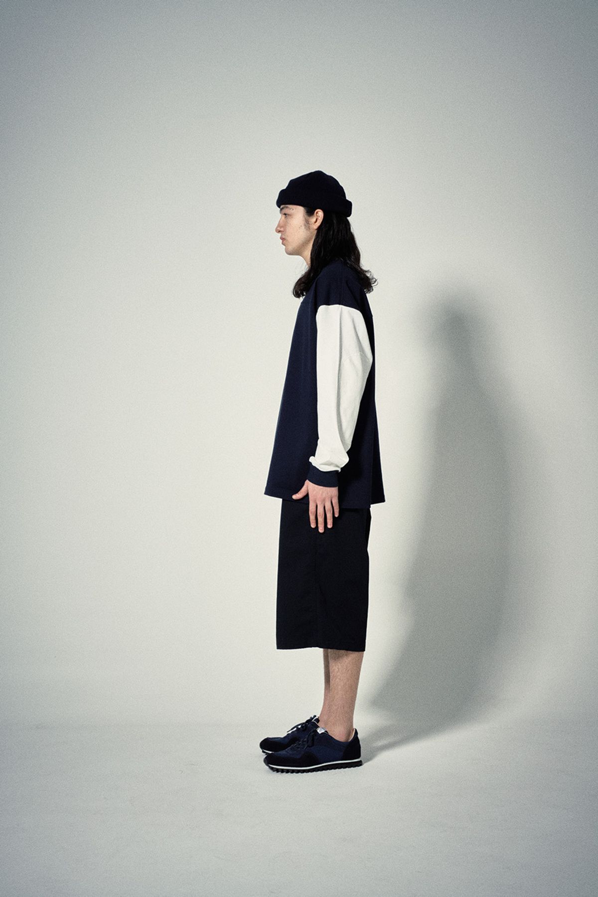 히즈핸더(HISHANDER) ROUND PATCH LONG SLEEVE T-SHIRTS [White / Navy]