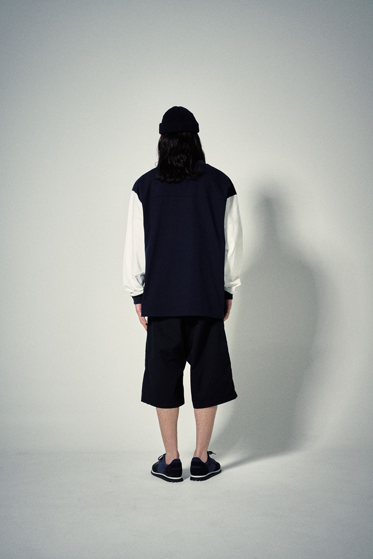 히즈핸더(HISHANDER) ROUND PATCH LONG SLEEVE T-SHIRTS [White / Navy]
