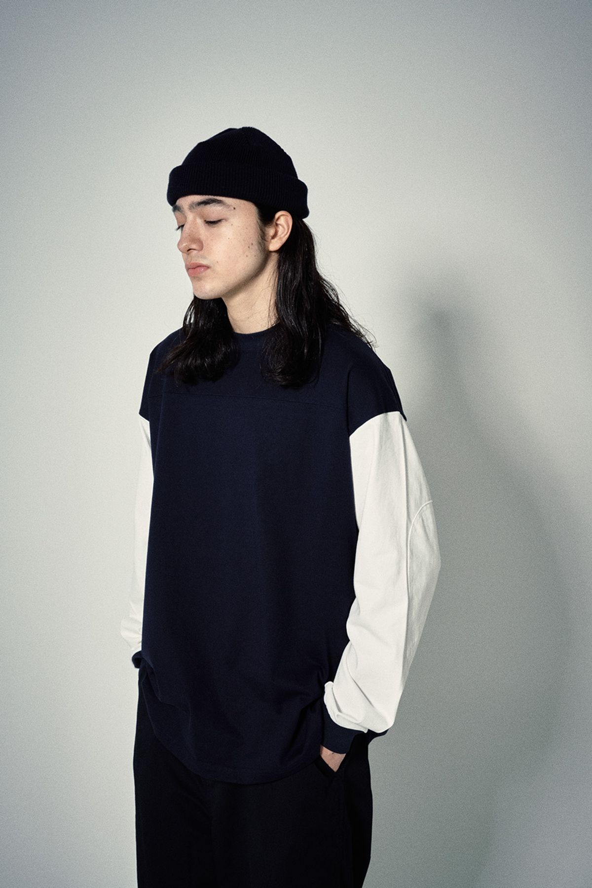 히즈핸더(HISHANDER) ROUND PATCH LONG SLEEVE T-SHIRTS [White / Navy]