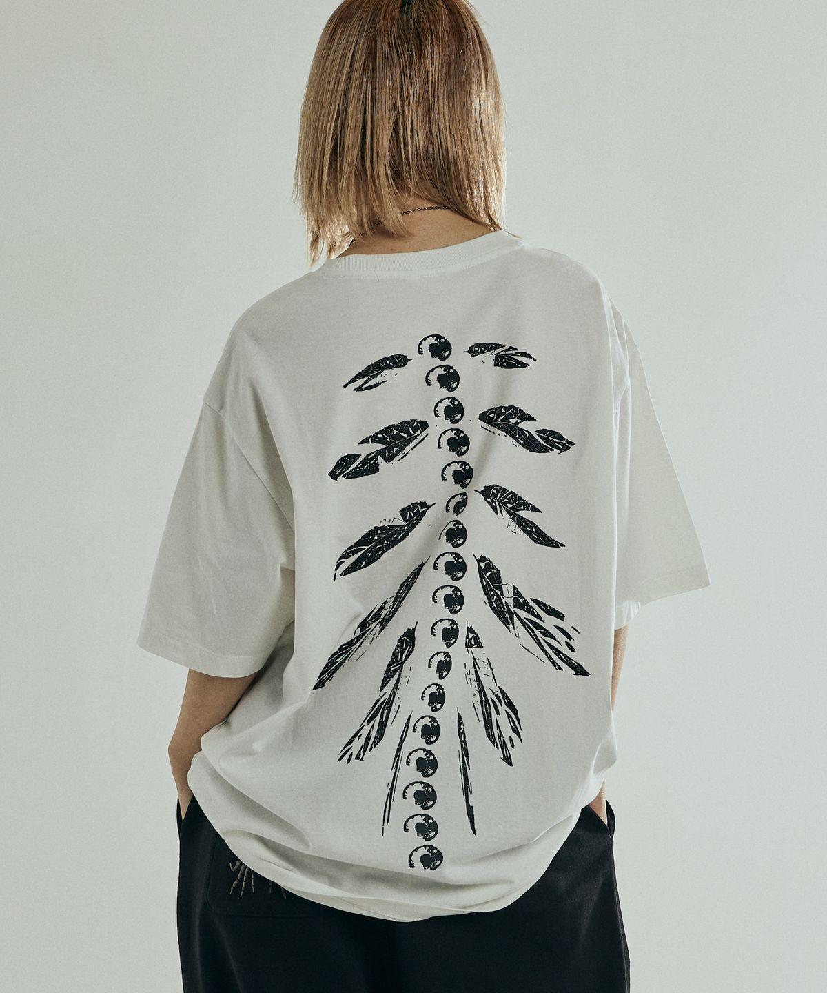 본바트(VONVAT) Leaves Bone Short Sleeve (White)