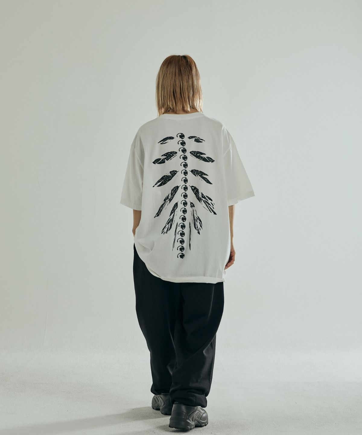 본바트(VONVAT) Leaves Bone Short Sleeve (White)