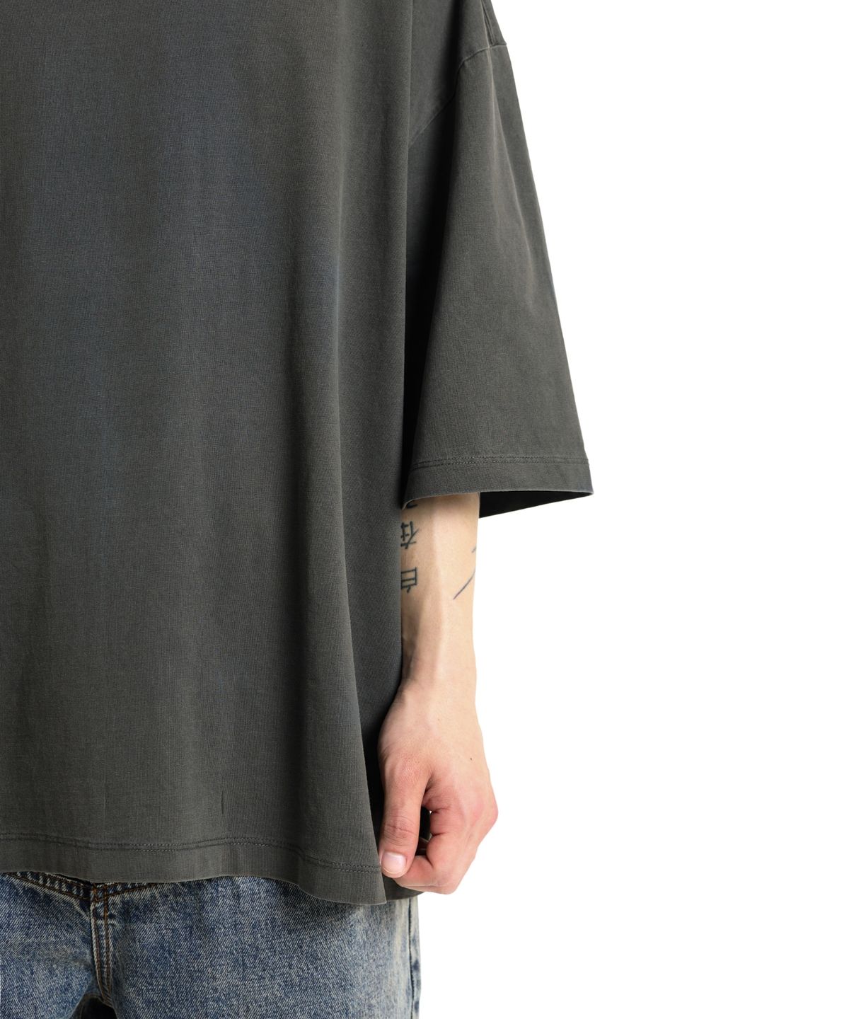 본바트(VONVAT) Signature Incision Coccoon Short Sleeve (Dying Charcoal)