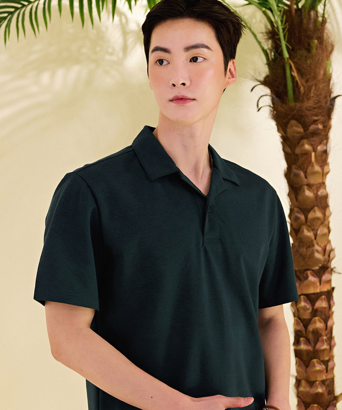 체이스컬트(CHASECULT) 남성 모던 반오픈 카라 반팔 티셔츠-DBRK5712D0G