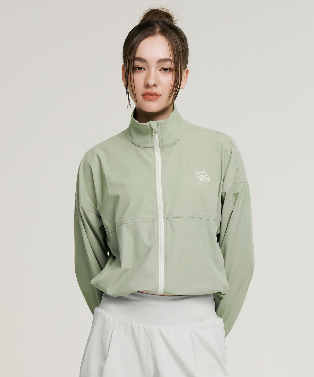 레이지비(LAZYBEE) 쿨터치 에어라이트 크롭 루즈핏 여성 집업 래쉬가드 올리브