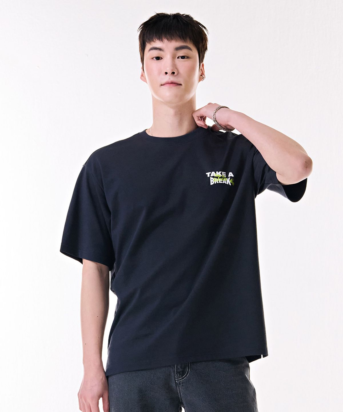 체이스컬트(CHASECULT) 공용 레터링 그래픽 반팔 티셔츠-DBRU5827D09