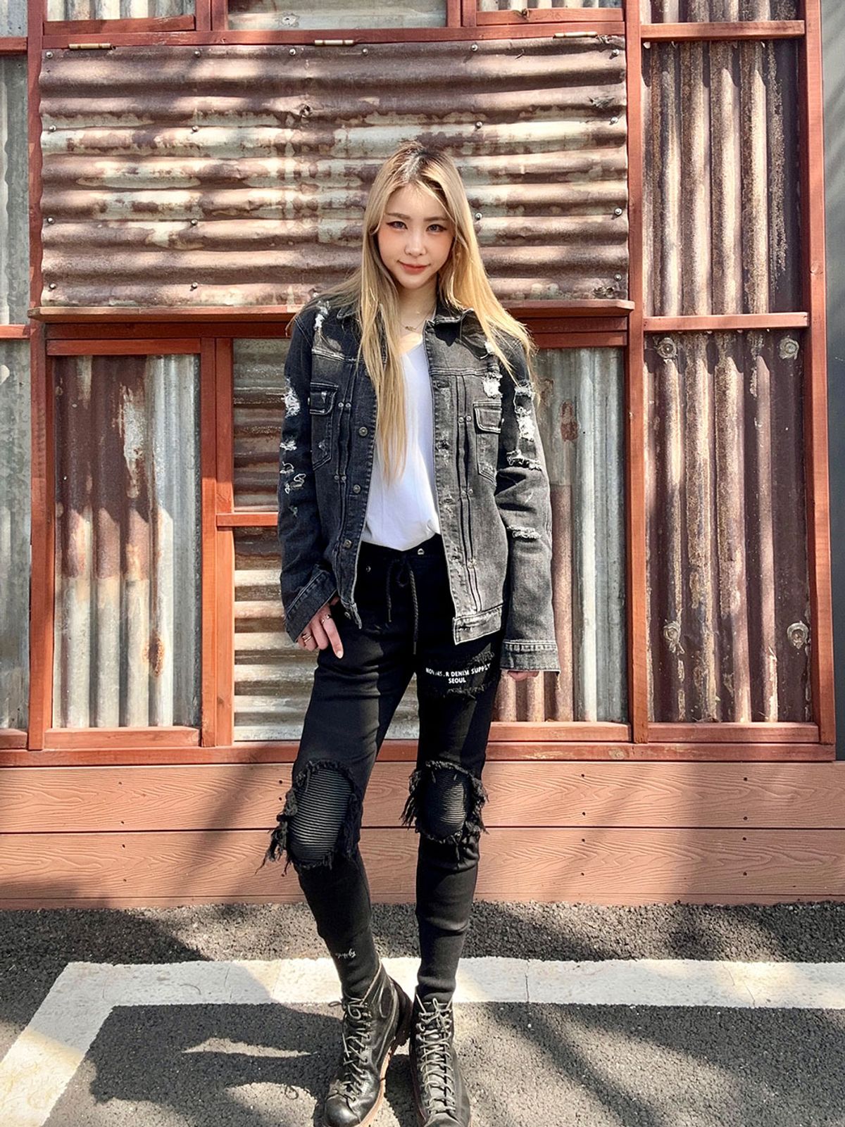 모빈스알(MOVINS.R) AURA RELAX LEATHER PANTS