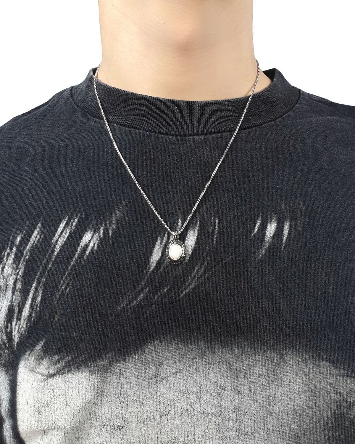 바이브(BYBE) STONE PENDANT NECKLACE(WHITE)