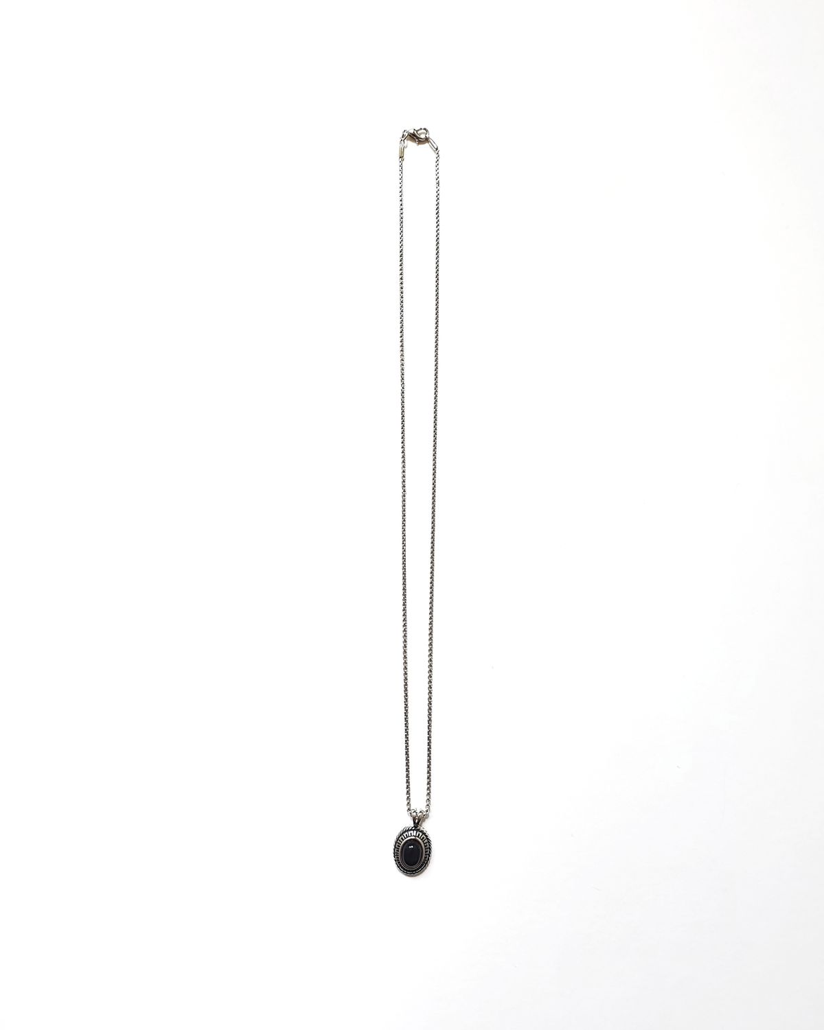 바이브(BYBE) STONE PENDANT NECKLACE(BLACK)