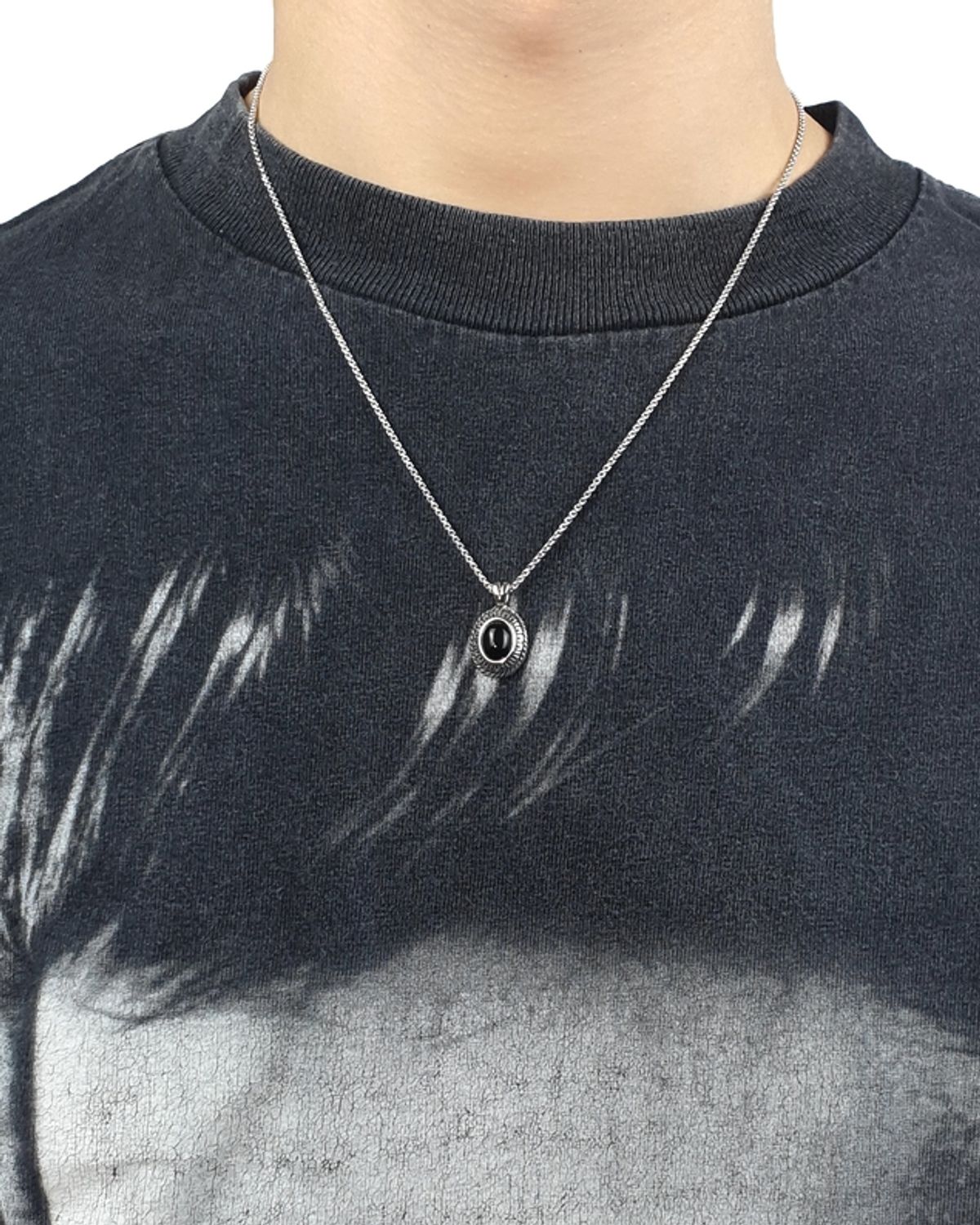 바이브(BYBE) STONE PENDANT NECKLACE(BLACK)