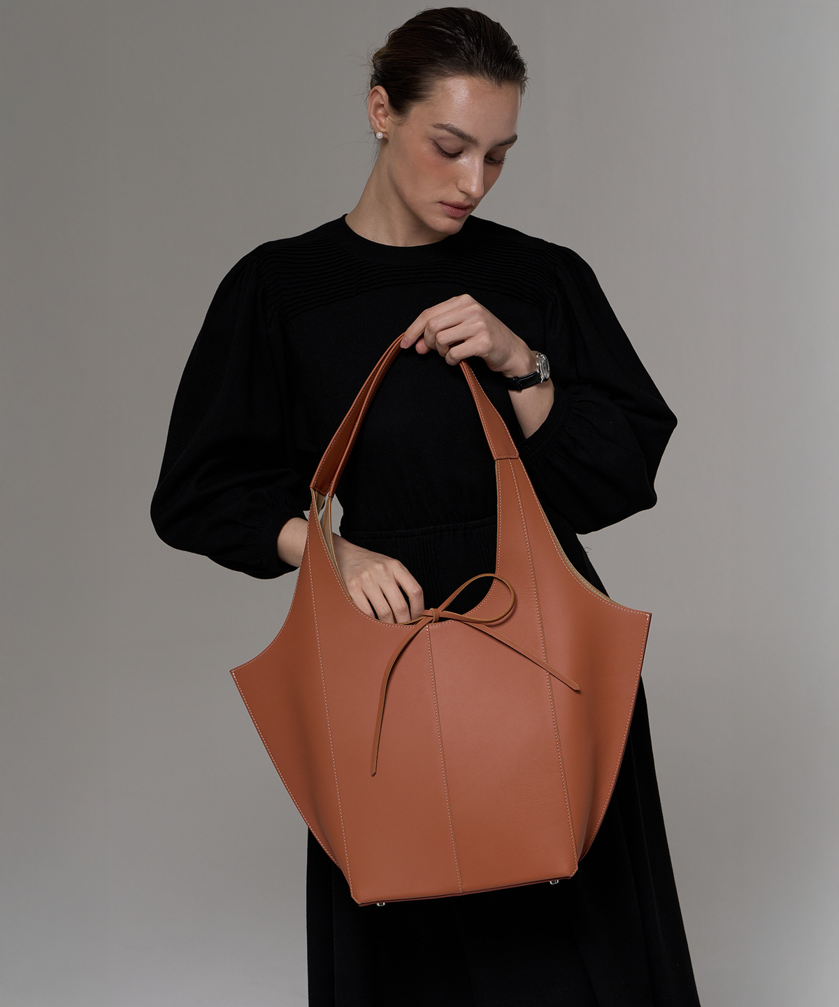 제마 에르베 르 코티디앙(ZEMA ÉLEVER LE QUOTIDIEN) Onnete Tote Bag L - Camel Tan (오네뜨 토트백 L)