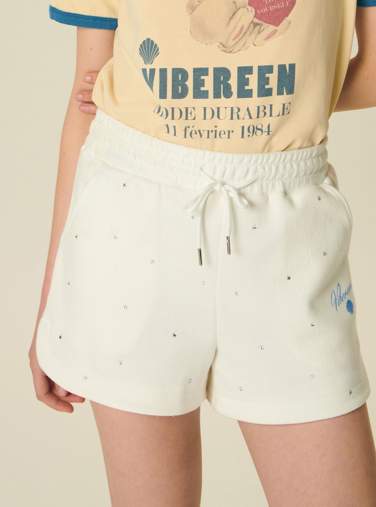 바이브린(VIBEREEN) 에바 쇼츠_ 화이트