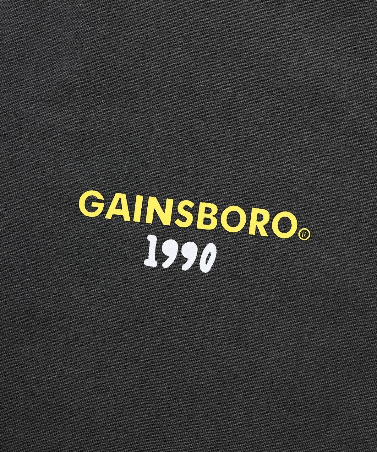 게인스보로(GAINSBORO) [쿨코튼] 피그먼트 라운드 스몰로고 티셔츠_다크그레이 / 옐로우