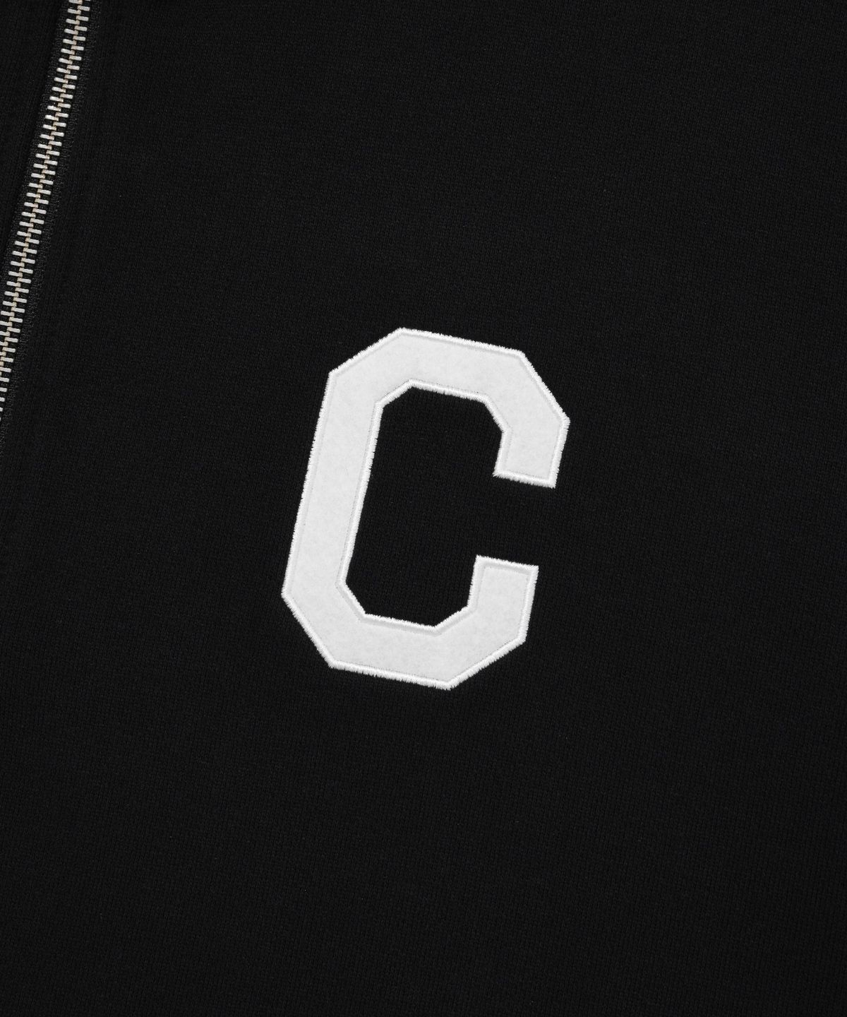 커버낫(COVERNAT) C 로고 하프 집업 맨투맨 블랙