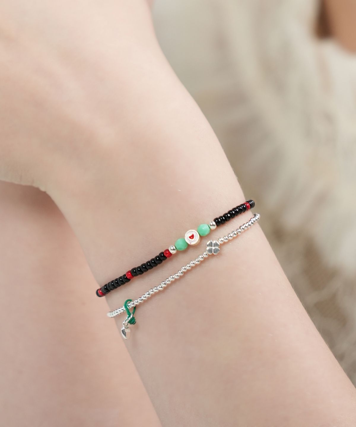 봉보(BONBEAU) Soul heart charm glass beads Bracelet 컬러 하트 참 포인트 글라스 비즈 팔찌