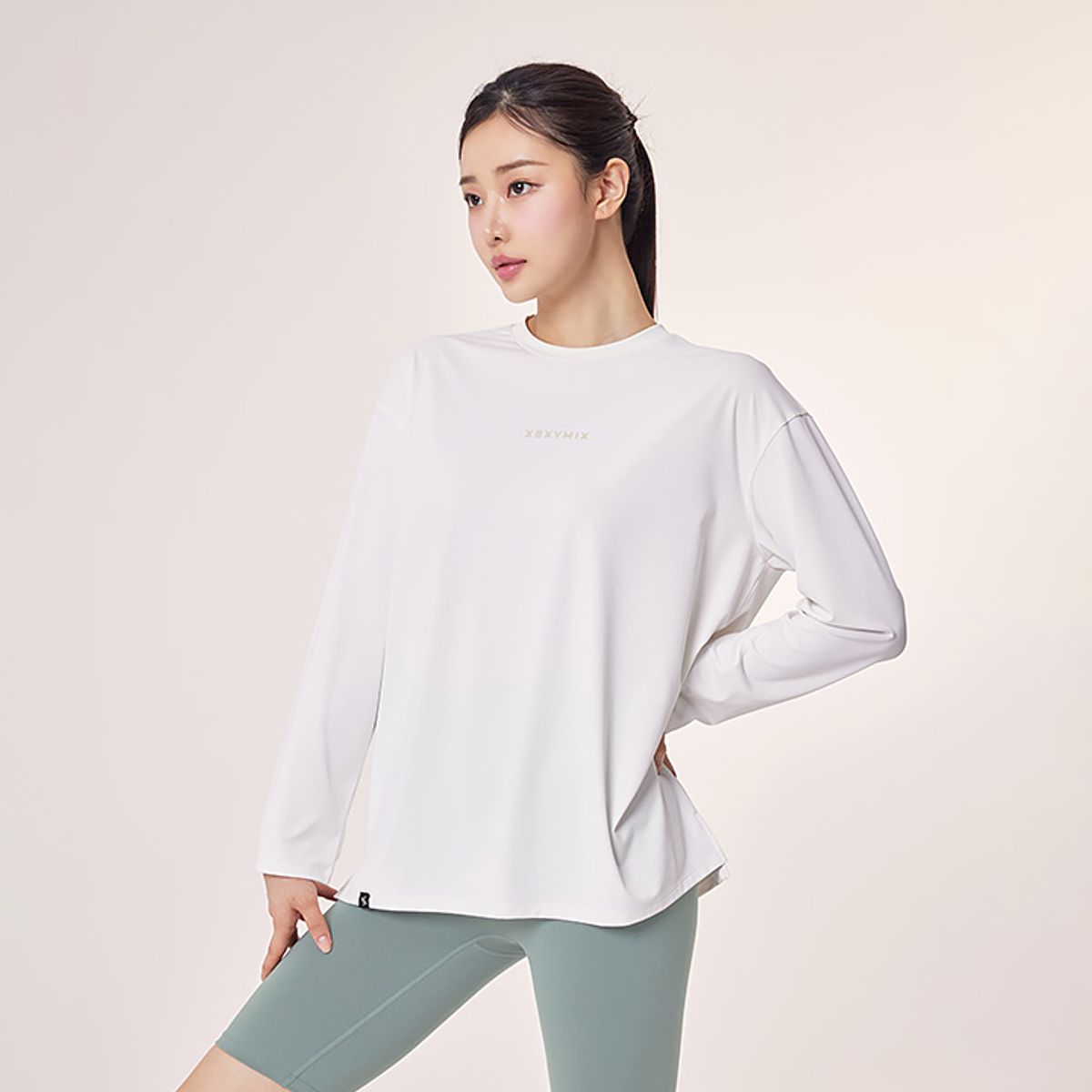 젝시믹스(XEXYMIX) 데일리페더 베이직 롱슬리브 문빔베이지
