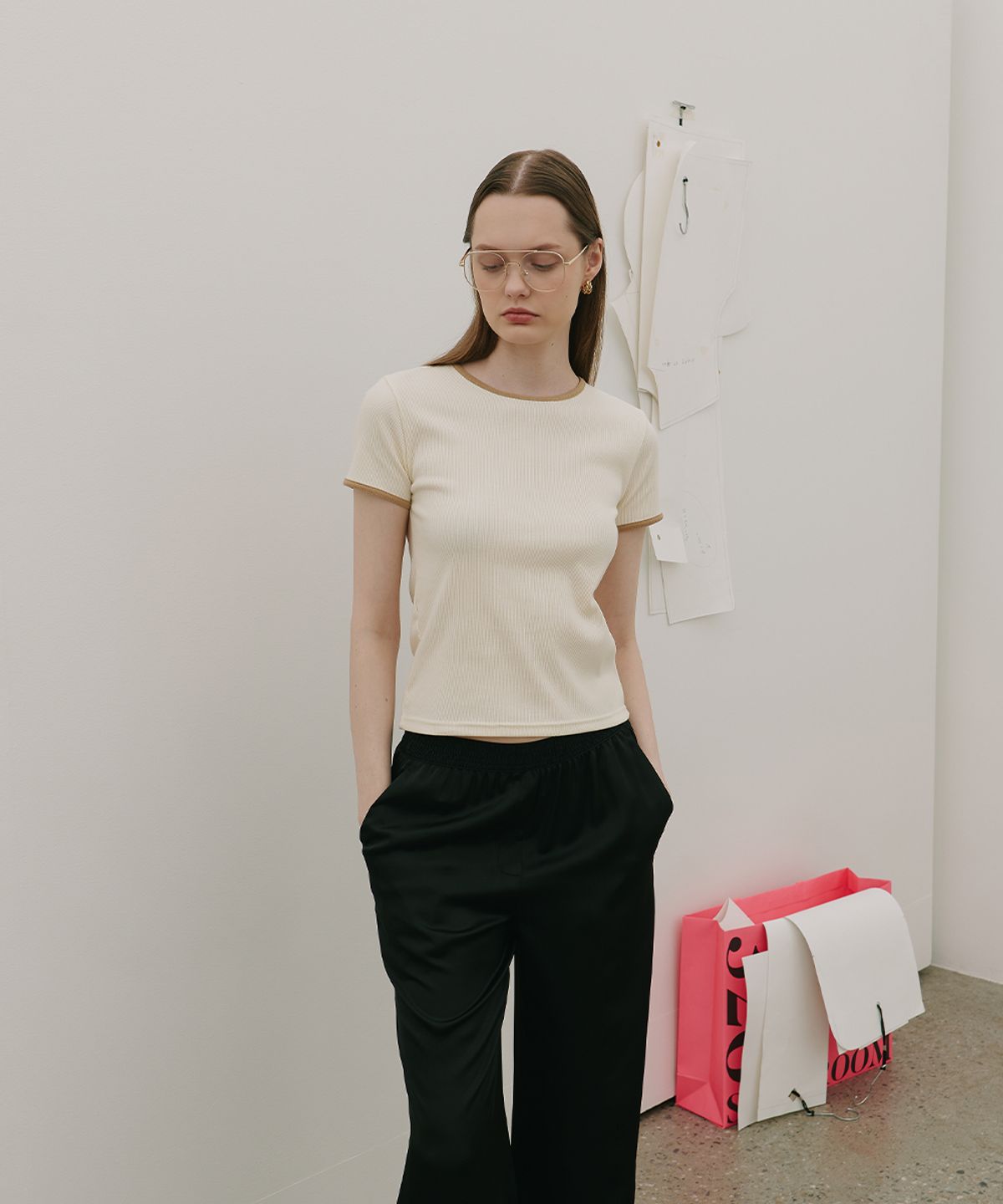 320쇼룸(320SHOWROOM) Ribbed Color-Blocked Short Sleeve T Cream