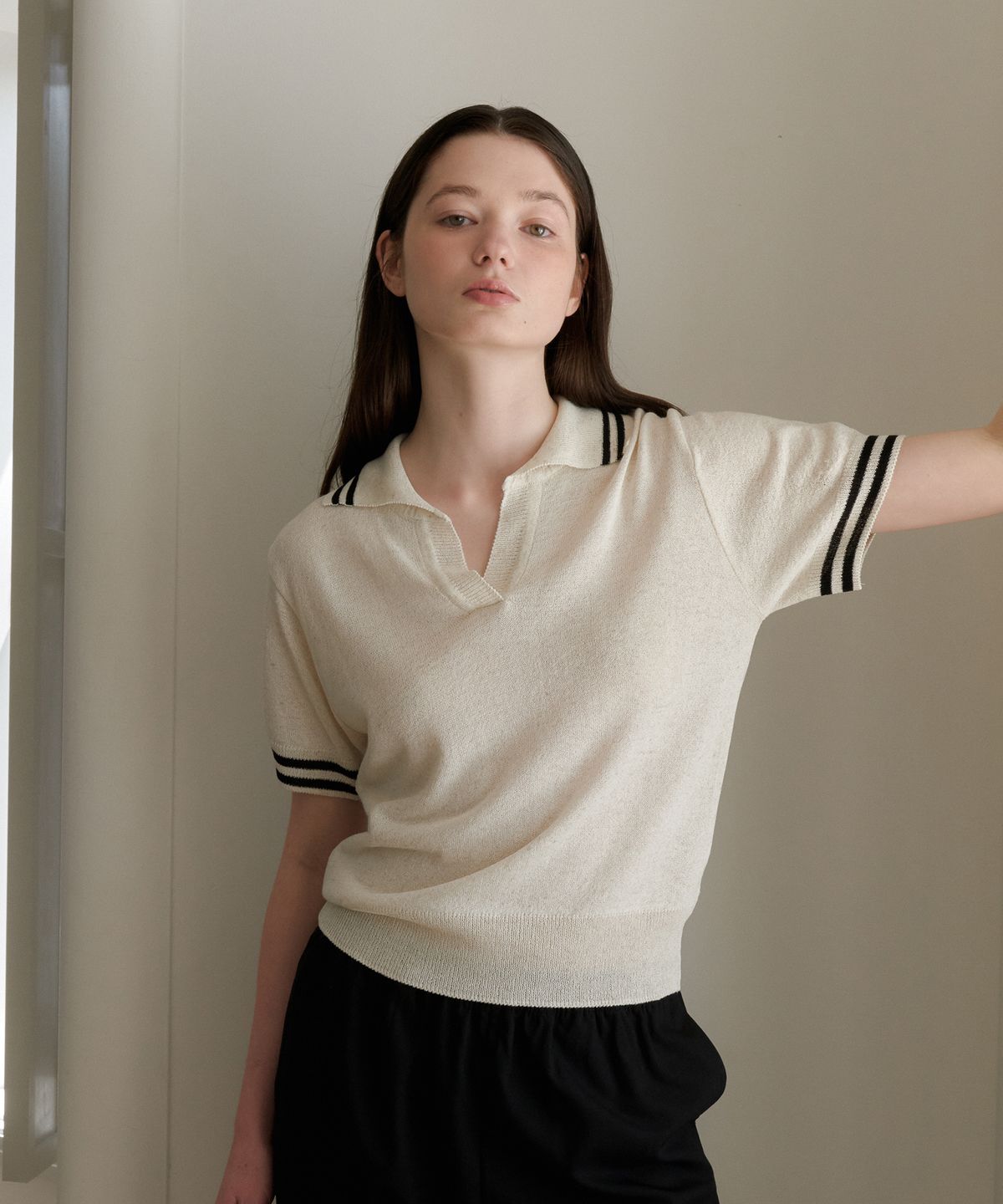 엽페(YUPPE) LINE COLLAR KNIT_BEIGE
