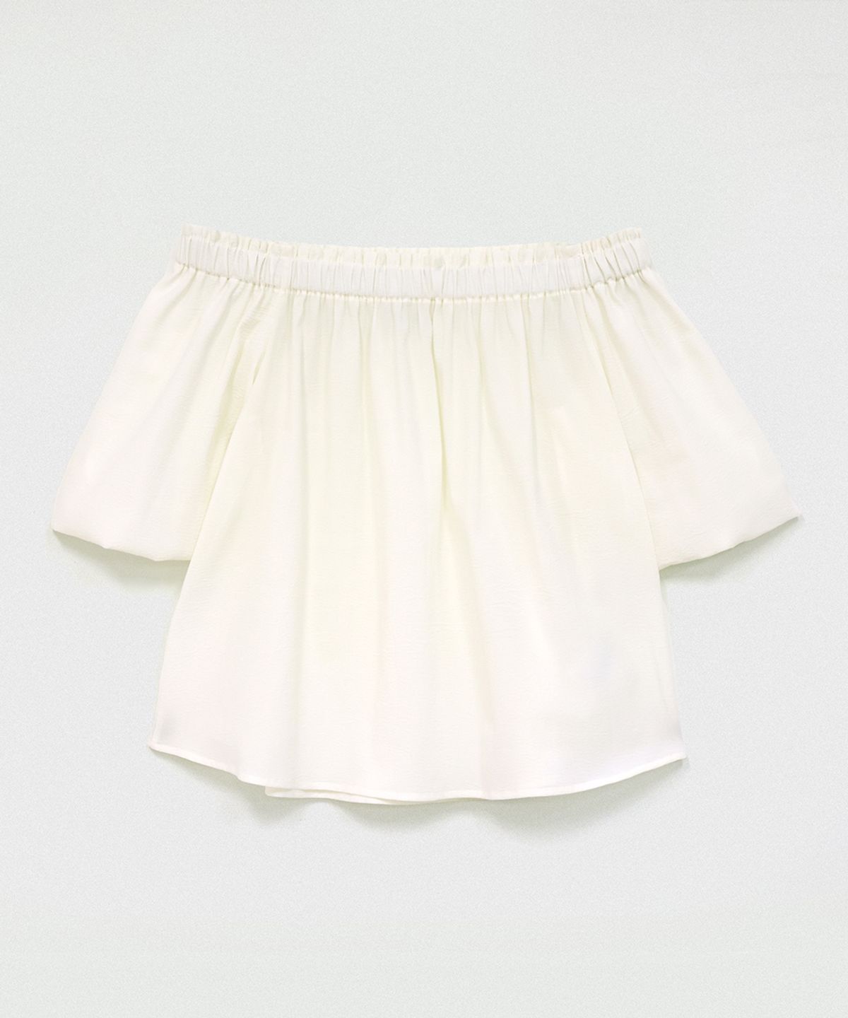 320쇼룸(320SHOWROOM) Off-Shoulder Shirred Blouse White