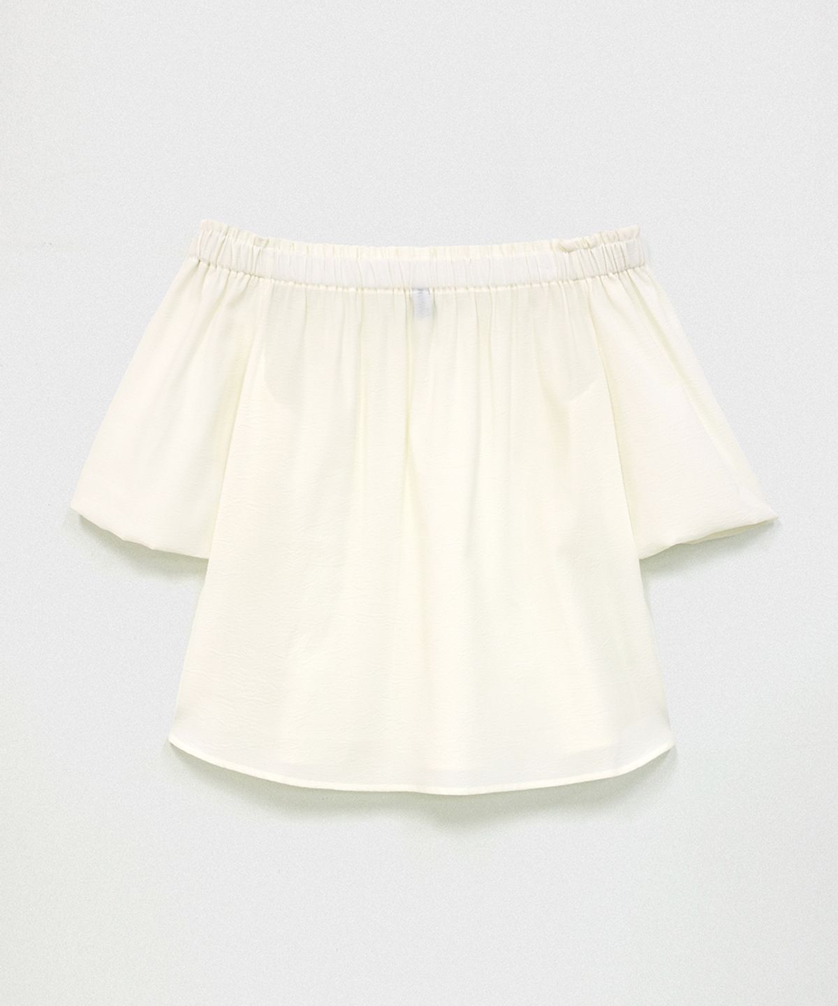 320쇼룸(320SHOWROOM) Off-Shoulder Shirred Blouse White