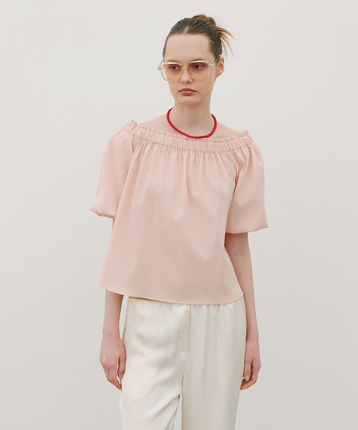 320쇼룸(320SHOWROOM) Off-Shoulder Shirred Blouse Baby pink