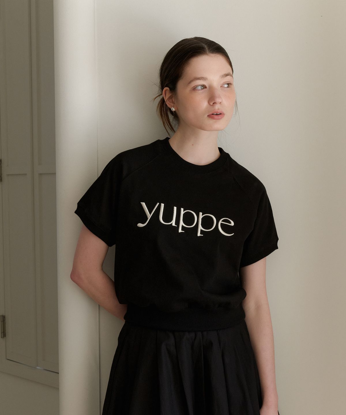 엽페(YUPPE) RAGLAN SWEAT SHIRT_BLACK