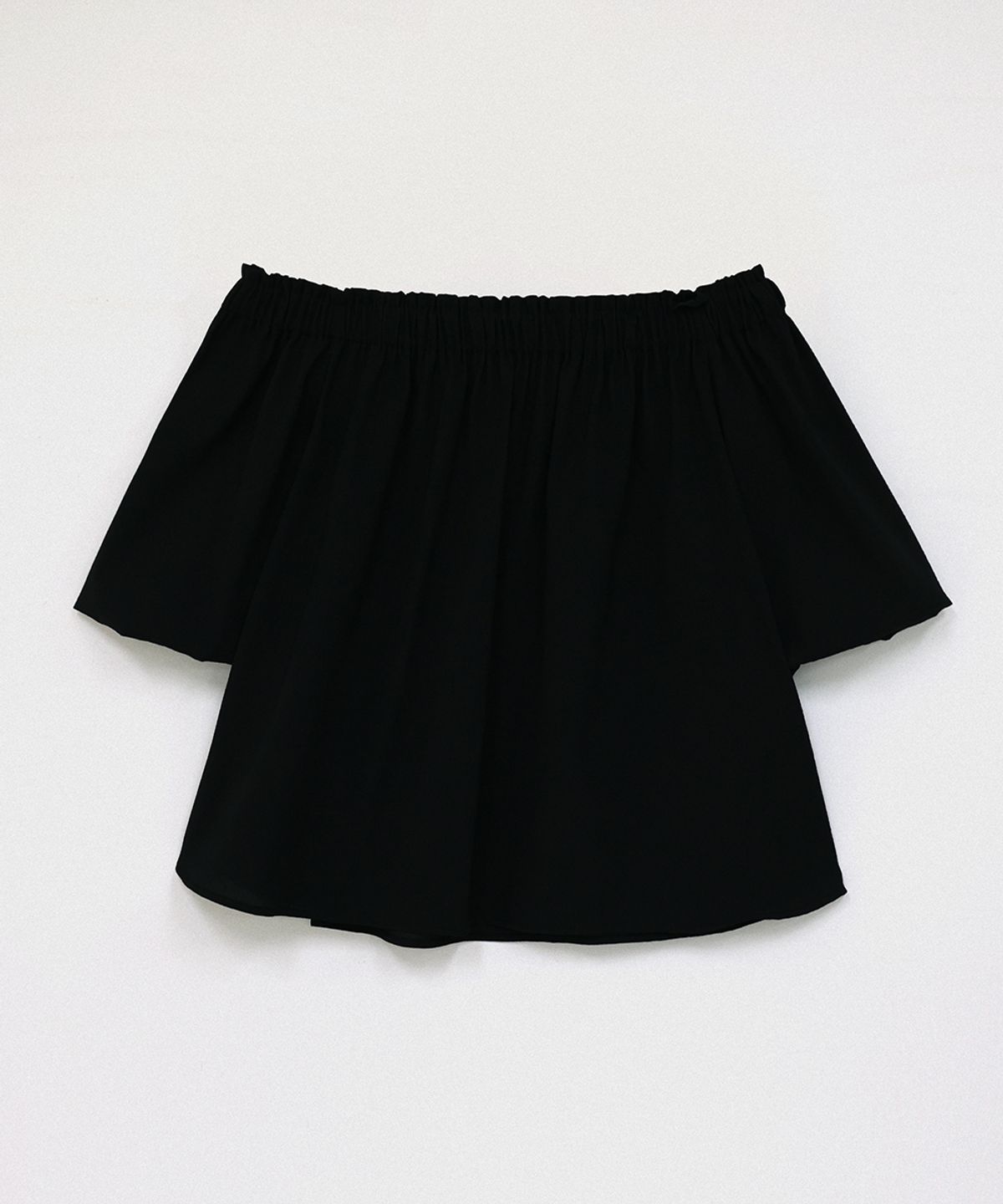 320쇼룸(320SHOWROOM) Off-Shoulder Shirred Blouse Black