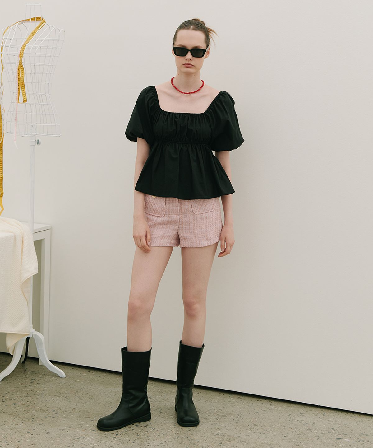 320쇼룸(320SHOWROOM) Two-Way Off-Shoulder Puff Blouse Black