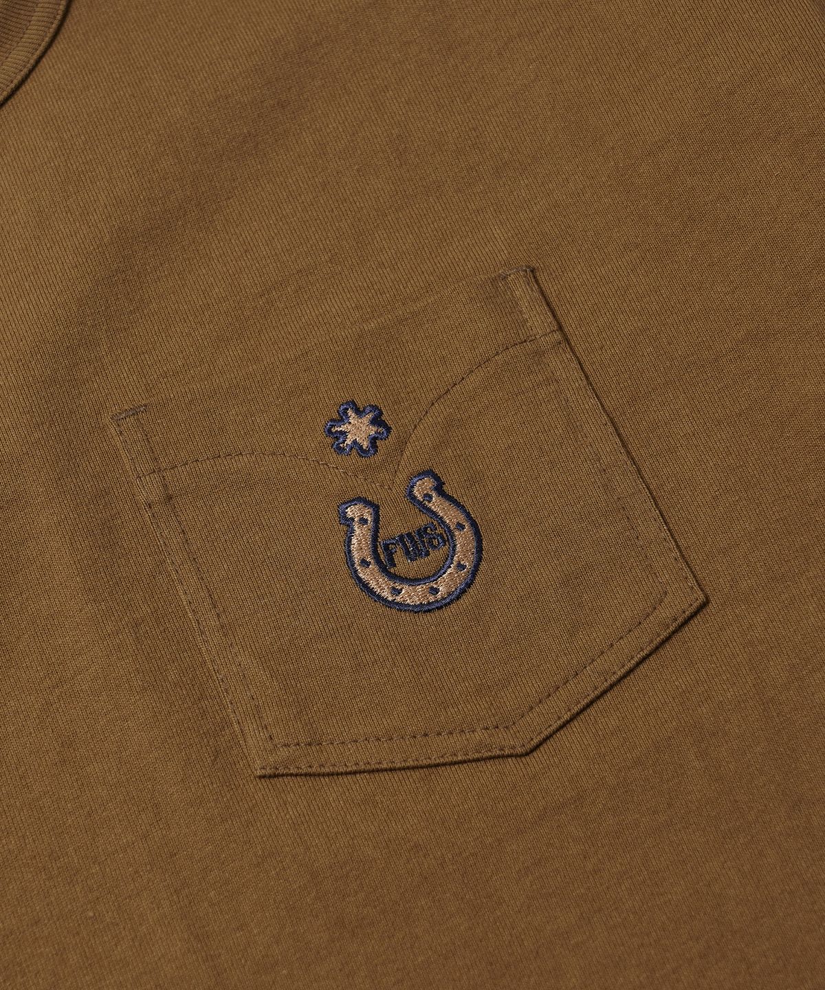 프리즘웍스(FRIZMWORKS) HORSESHOE POCKET TEE _ BROWN