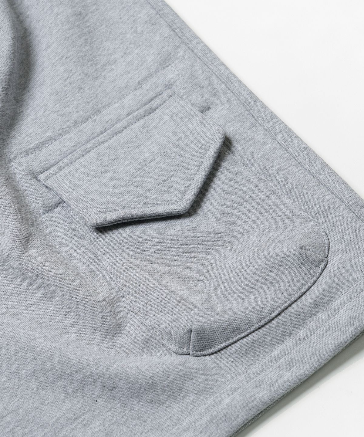 프리즘웍스(FRIZMWORKS) POUCH POCKET SWEAT SHORTS _ GRAY