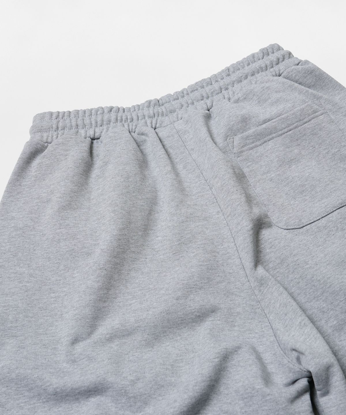 프리즘웍스(FRIZMWORKS) POUCH POCKET SWEAT SHORTS _ GRAY