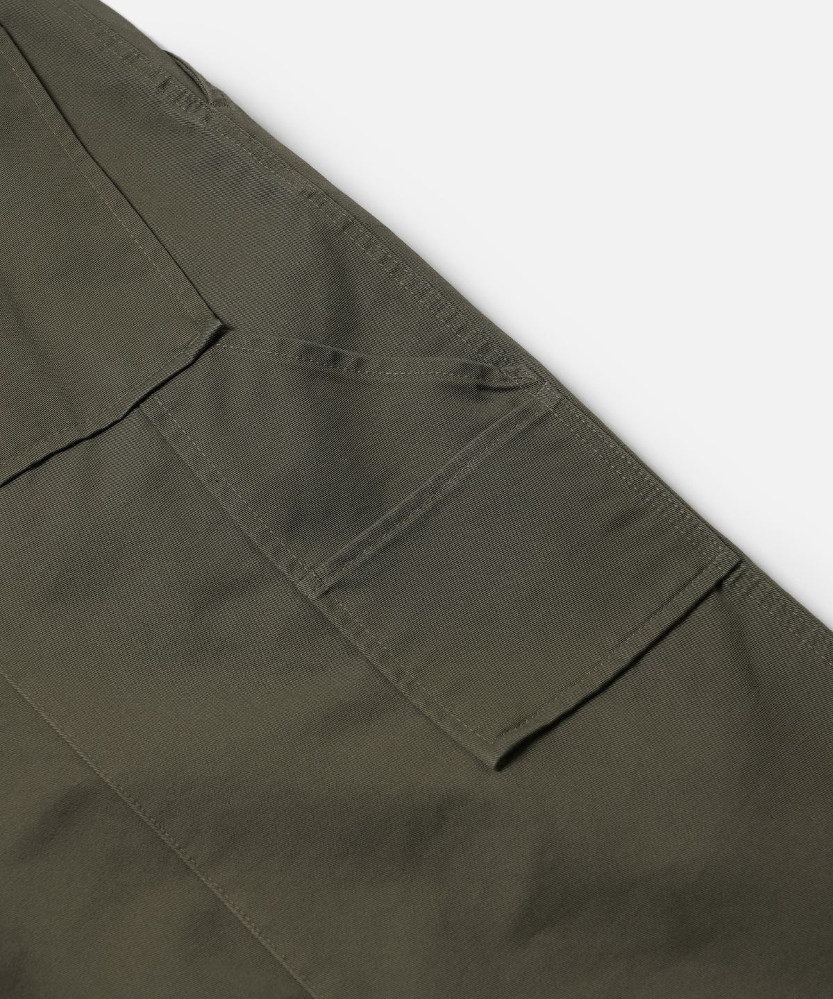 프리즘웍스(FRIZMWORKS) CHINO BELTED WORK BERMUDA SHORTS _ MUD