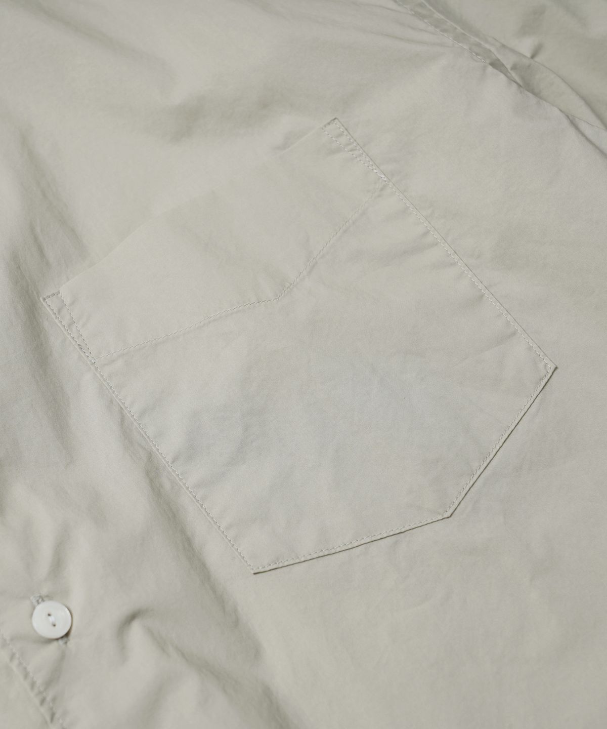 프리즘웍스(FRIZMWORKS) TYPEWRITER HALF SHIRT _ DOVE GRAY