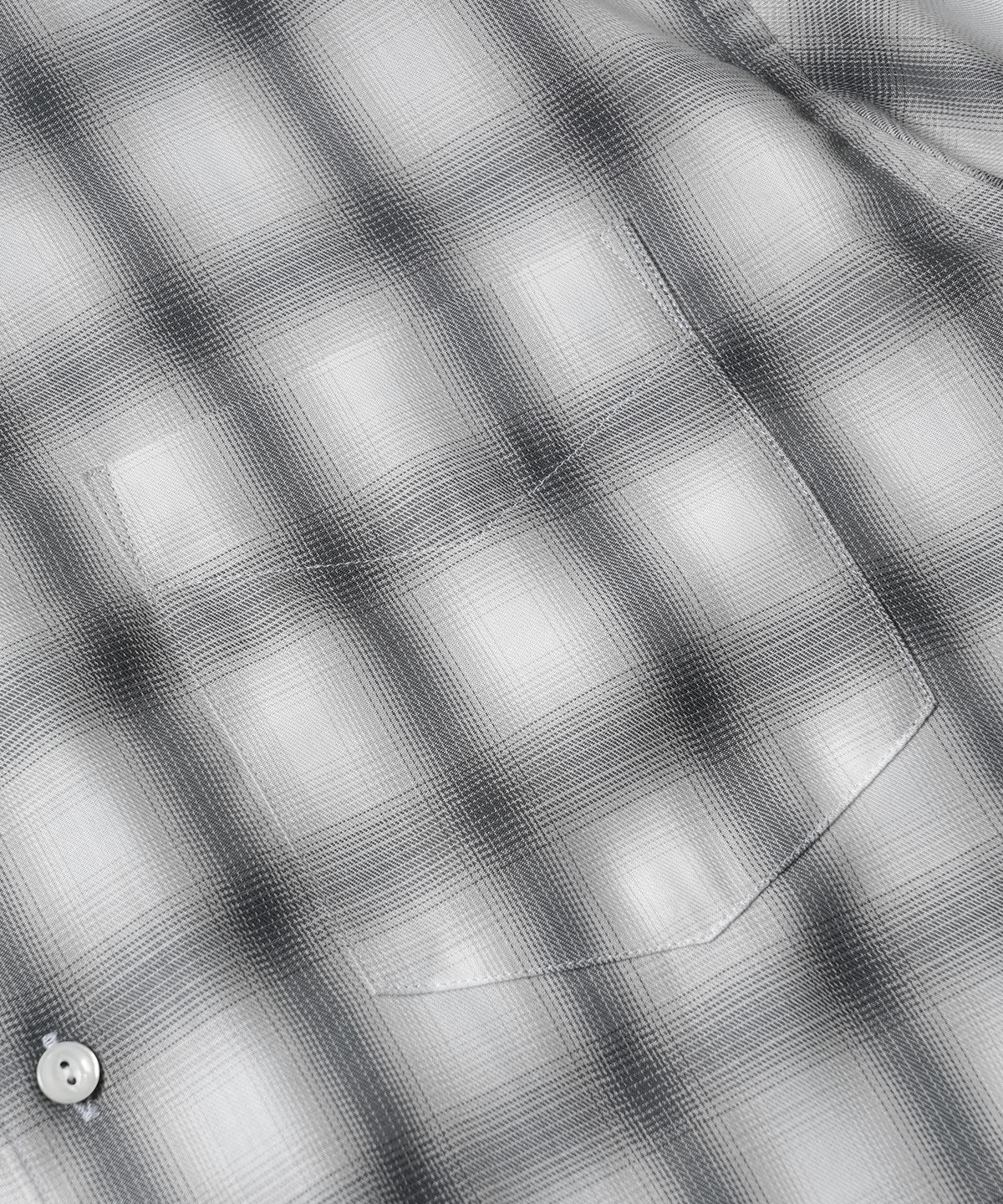 프리즘웍스(FRIZMWORKS) OMBRE CHECK RELAXED HALF SHIRT _ GRAY
