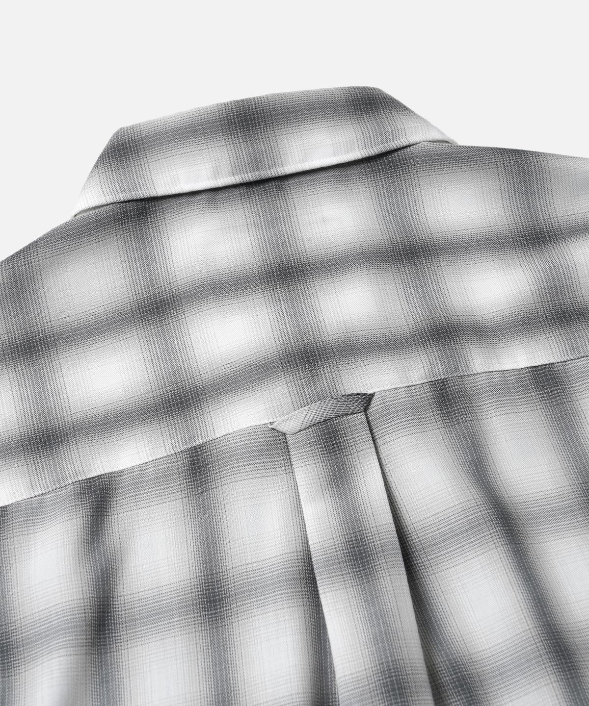 프리즘웍스(FRIZMWORKS) OMBRE CHECK RELAXED HALF SHIRT _ GRAY