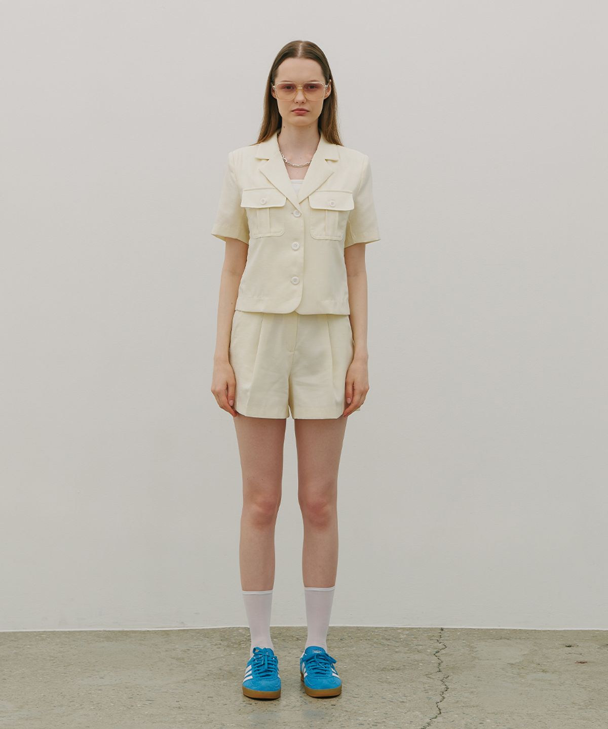 320쇼룸(320SHOWROOM) Utility Half Pintuck Shorts Cream